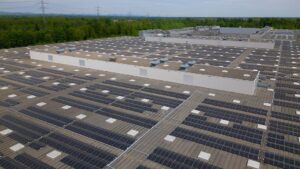 Sunrock-Solardachanlage bei der Mercedes-Benz AG in Rastatt