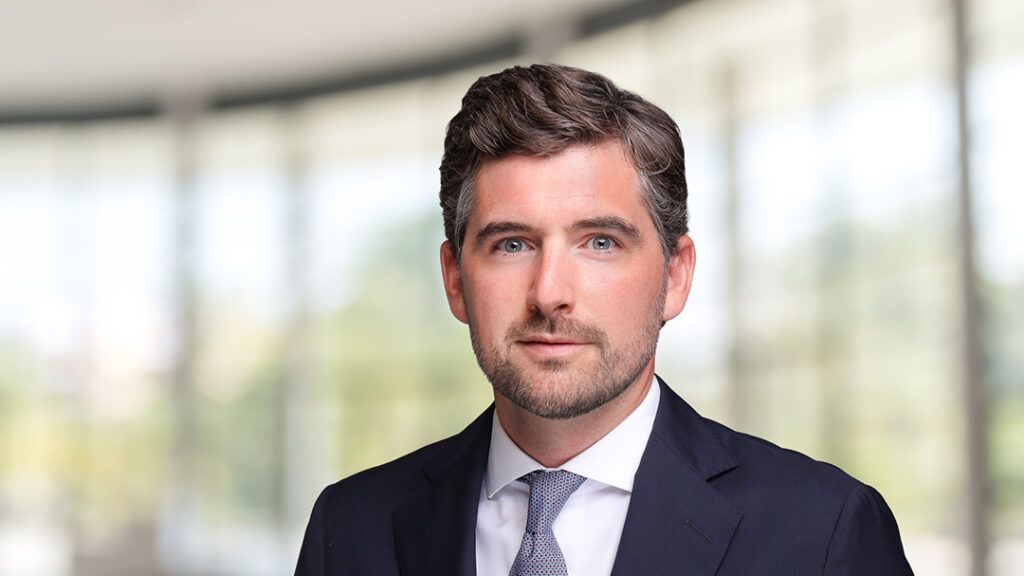 Maximilian Jedlicki ist zum 1. September vom Investmentberater Eastdil Secured zu Savills gewechselt.