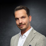 Mit Alexander Hund gewinnt CC Real einen erfahrenen Experten im industriellen Immobiliensektor. Zuletzt steuerte er bei CTP ein Transaktionsvolumen von mehr als 250 Millionen Euro und leitete ein Portfolio mit einem Marktwert von über 1 Milliarde Euro.