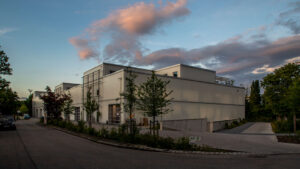 Die Immobile liegt in Ismaning, einem der gefragtesten Gewerbestandorte im Münchner Norden.