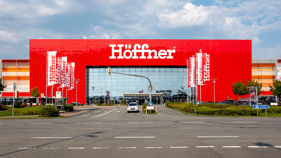 Höffner baut Günthersdorf zum Europa-Zentrallager aus